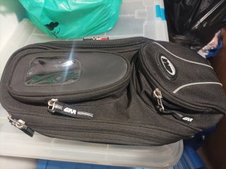 Mochila para moto clásica.