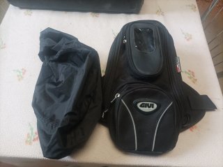 Mochila para moto clásica.