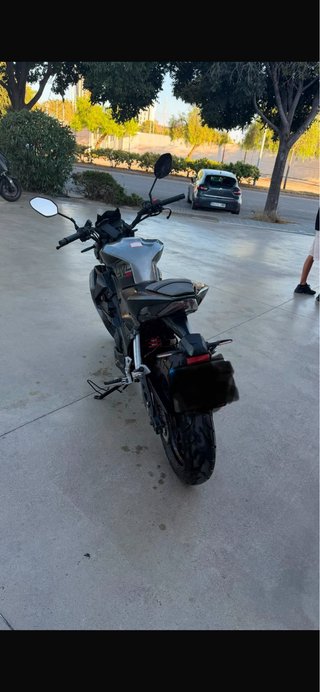 UM Xtreet RS 125 Naked Moto