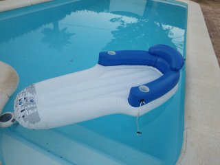 Hinchable Piscina Azul y Blanco