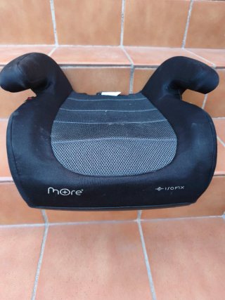 Silla coche y alzador Chicco.