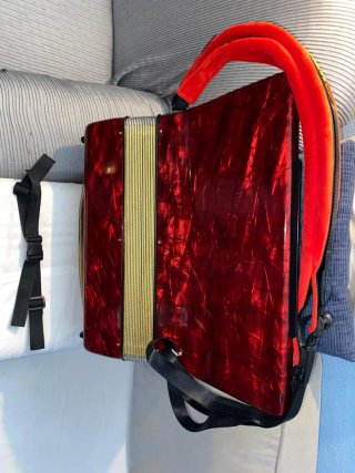 Acordeón Hohner Verdi II 96 bajos