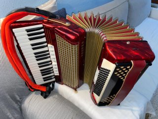 Acordeón Hohner Verdi II 96 bajos