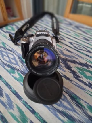Camara CanonEOS Digital Rebel XT y Lente Cosina 2