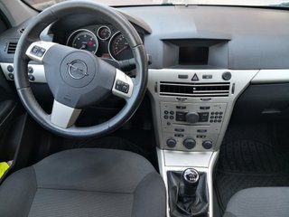 Opel Astra SW 1.9 CDTi, año 2007