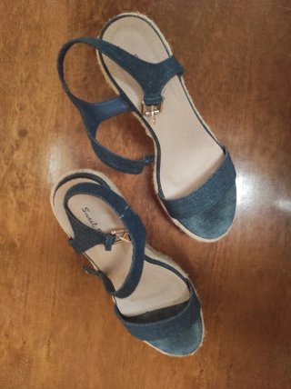 Sandalo donna jeans con zeppa decorata