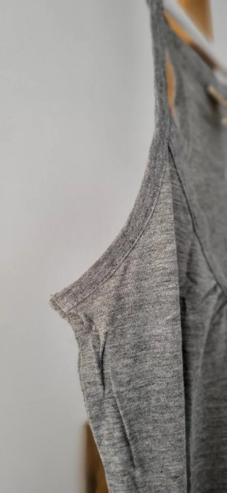 Camiseta tirantes gris chica