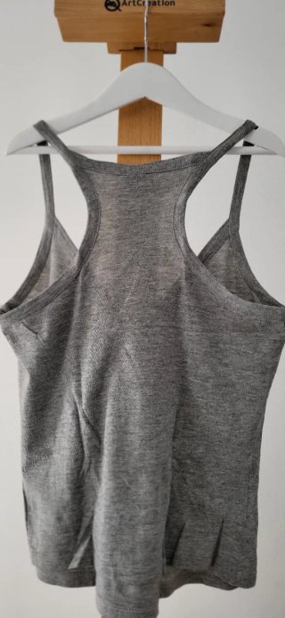 Camiseta tirantes gris chica