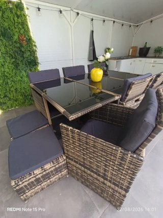 Mesa de exterior ratán y cristal