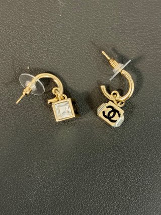 Pendientes Chanel CC Dorados y Negros