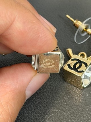 Pendientes Chanel CC Dorados y Negros