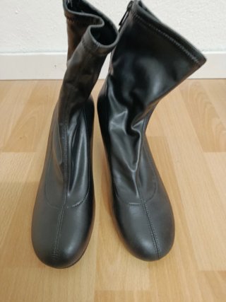 Botines negros Stradivarius talla 39