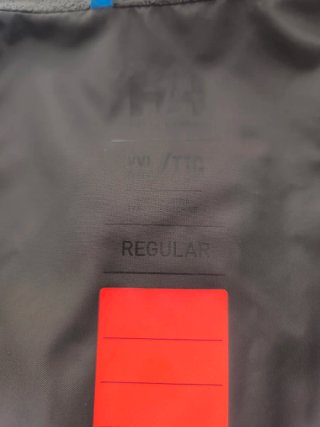 Chaqueta Helly Hansen azul técnica