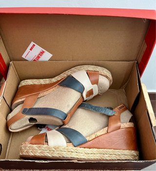 Sandalias Pikolinos Cuña Piel Beige y Marrón