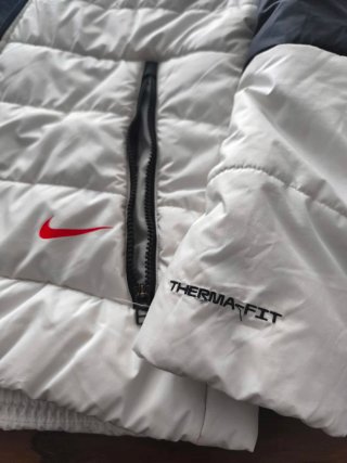 Anorak Nike Negro y Blanco