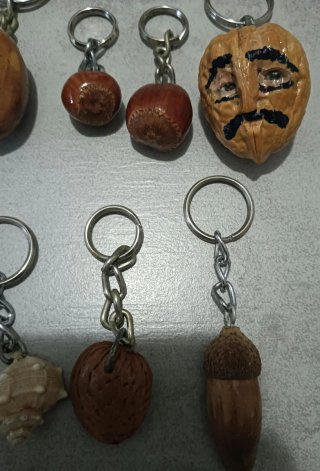 8 Llaveros Artesanales Naturales