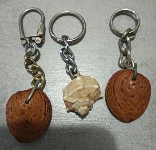 8 Llaveros Artesanales Naturales