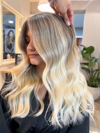 Servicio de Mechas O Balayage A domicilio.