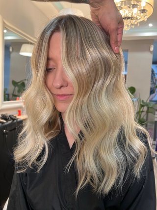 Servicio de Mechas O Balayage A domicilio.