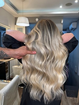 Servicio de Mechas O Balayage A domicilio.