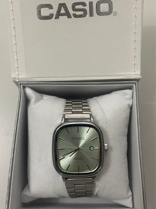 Reloj Casio Vintage Plateado y Verde Menta