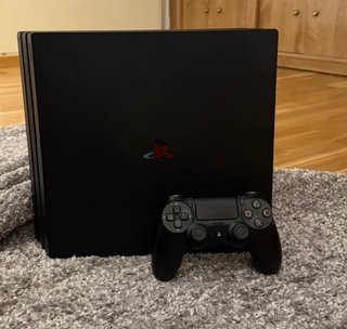 PS4 1TB Negra + Mando + Juego
