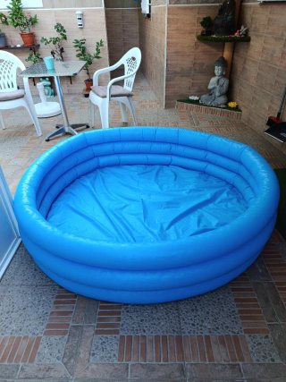 Piscina inflable azul