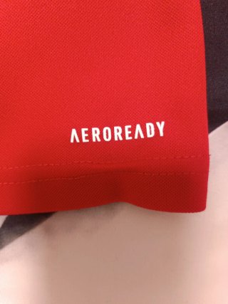 Conjunto deportivo Adidas rojo