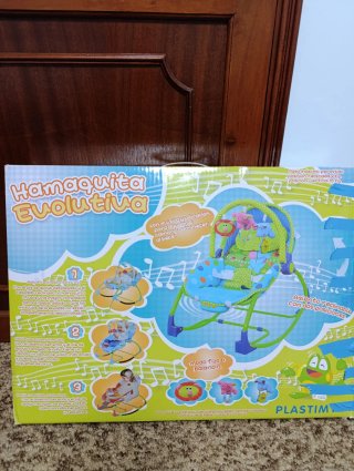 Hamaca para bebé con juguetes