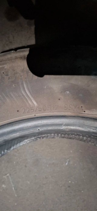 Neumático Hankook 225/60 R17