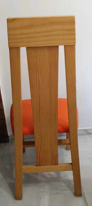 Silla de comedor moderna madera y polipiel naranja