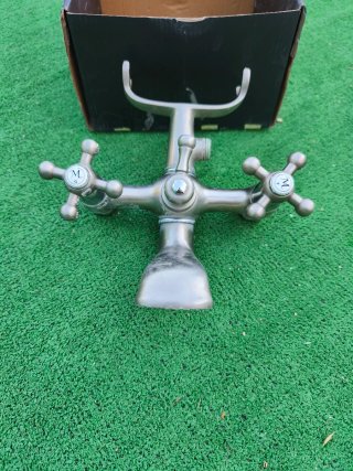 Grifo de bañera plata