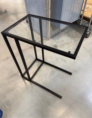 Mesa auxiliar cristal y metal