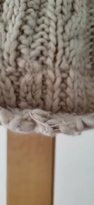 Gorro de lana crudo con pompón niñ@