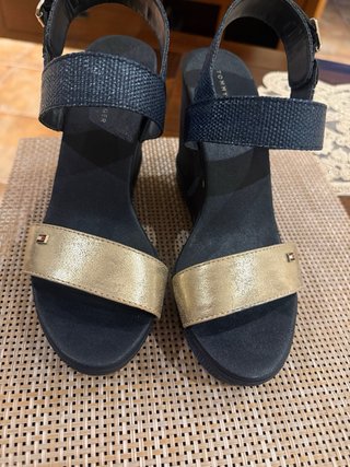Sandalias Tommy Hilfiger Azul y Dorado Originales
