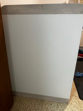 Cuna  blanca con colchon ,faltan unas barras.