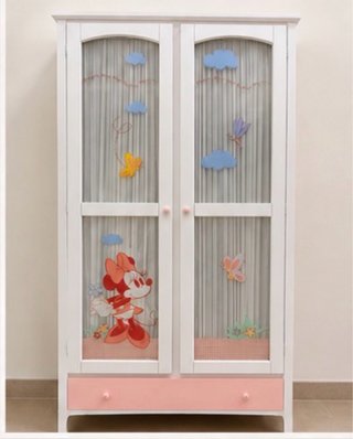 Muebles varios: cómoda, armario, zapatero,