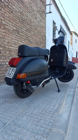 Vespa 200 Negra