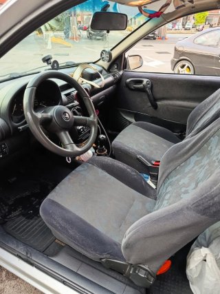 Se vende un Opel corsa en Buen Estado.