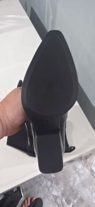 Botines negros tacón piel efecto serpiente talla 3
