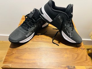 Zapatillas Nike Metcon 8 Negras y Blancas