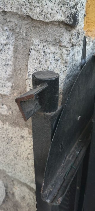 Puerta de garaje hierro forjado con dos hojas