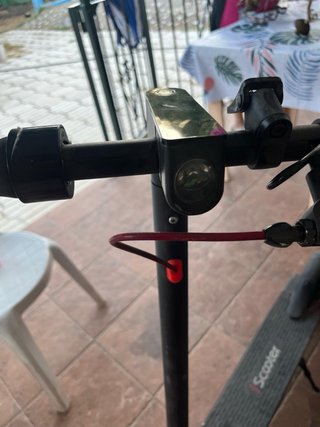 Patinete eléctrico negro
