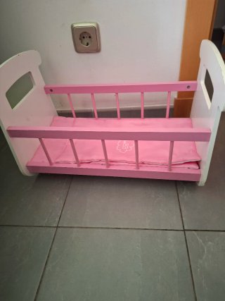 Armario infantil rosa y blanco mas cuna