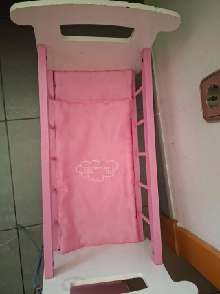 Armario infantil rosa y blanco mas cuna
