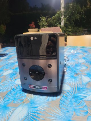 Minicadena LG XA64-MicroHi-Fi System (CD,USB, MP3)