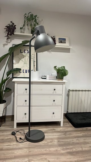 Lámpara de Pie Ikea Hektar + Bombilla Wifi Tradfri