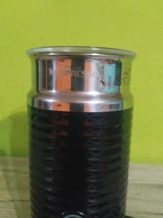 Cafetera Nespresso Vertuo Pop Black + Aeroccino