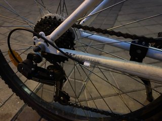 Bicicleta de montaña blanca