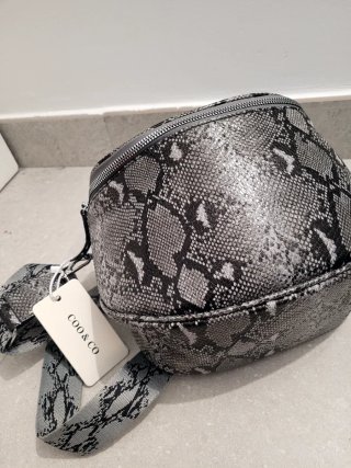 Bolso Negro y Plateado